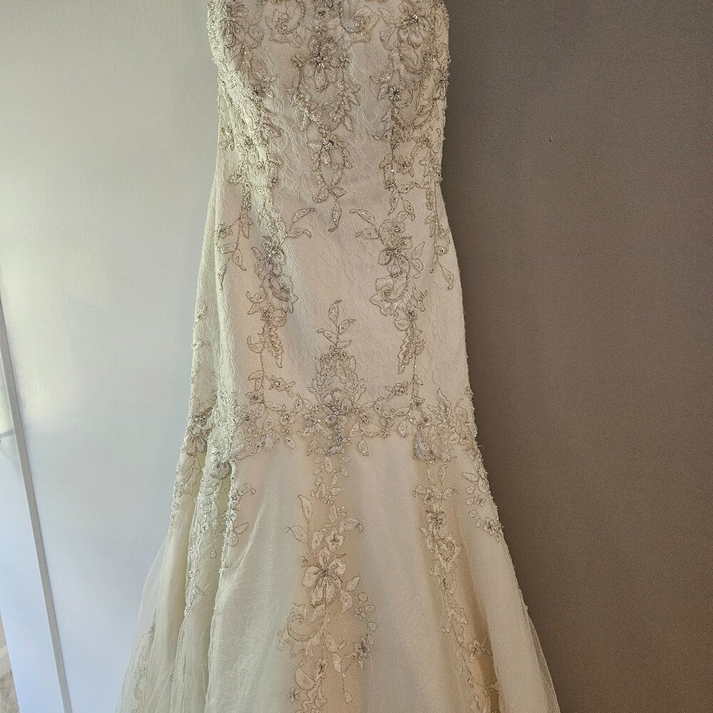 Wedding dress